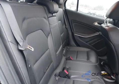 2015 Mercedes-Benz Gla 250 z USA, uszkodzony, nr VIN WDCTG4EB6FJ111093